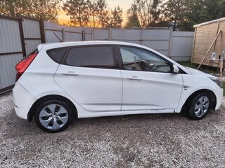 2016 Hyundai Solaris I Рестайлинг, белый, 680000 рублей, вид 2