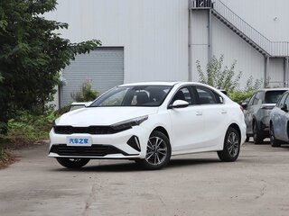 2026 Kia K3 II (China Market) Рестайлинг, белый, 2240000 рублей, вид 1
