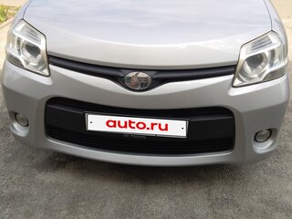 2013 Toyota Sienta I Рестайлинг 2, серебристый, 900000 рублей, вид 2