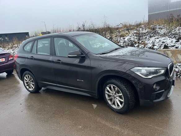 2017 BMW X1 18i sDrive II (F48), чёрный, 1900000 рублей - вид 1