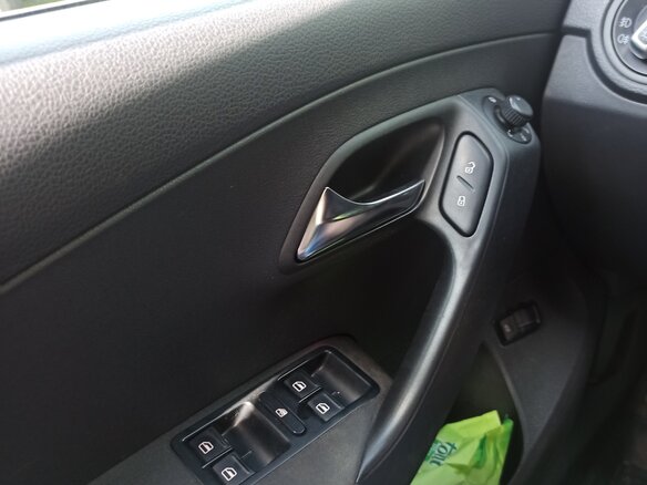 2011 Volkswagen Polo V, белый, 550000 рублей - вид 13