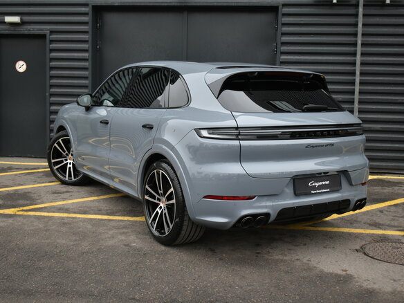 2025 Porsche Cayenne GTS III Рестайлинг, серый, 23999000 рублей - вид 5
