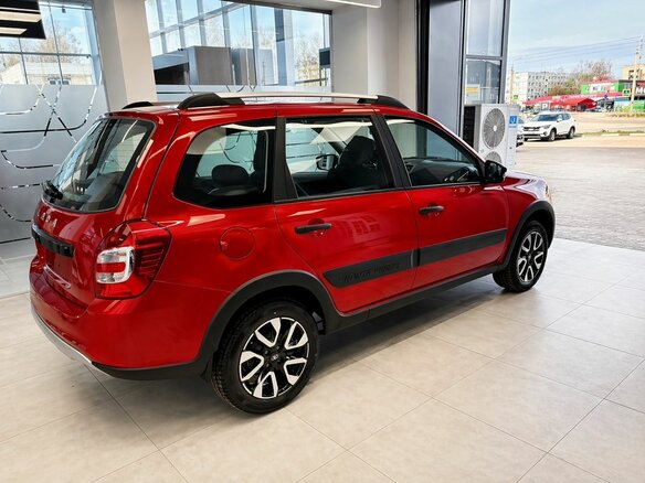 2026 Lada (ВАЗ) Granta Cross I Рестайлинг, красный, 1225000 рублей - вид 2