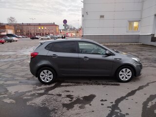 2017 Kia Rio III Рестайлинг, серый, 580000 рублей, вид 3