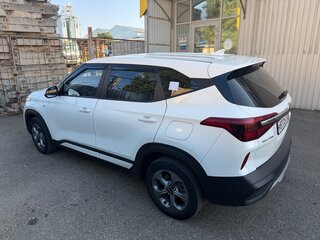 2021 Kia Seltos I, белый, 2100000 рублей, вид 3