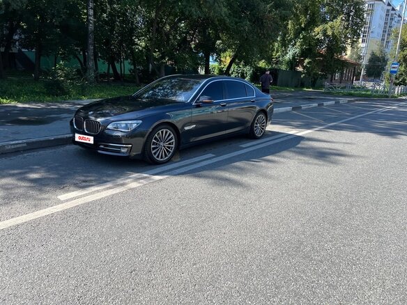 2013 BMW 7 серии 750Li xDrive V (F01/F02/F04) Рестайлинг, серый