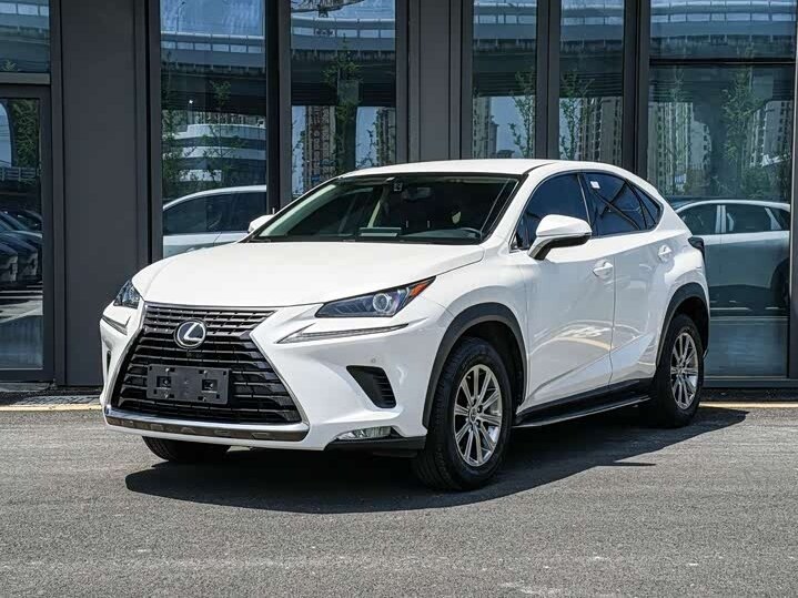 Открыть фотографии: Lexus NX I Рестайлинг