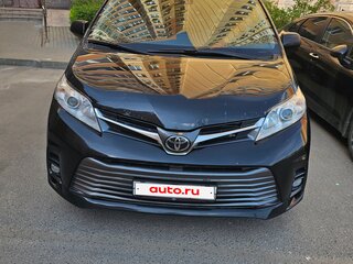 2018 Toyota Sienna III Рестайлинг 2, чёрный, 2950000 рублей, вид 1