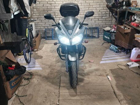 2002 Yamaha FZS600 Fazer, серебристый, 320000 рублей, вид 4