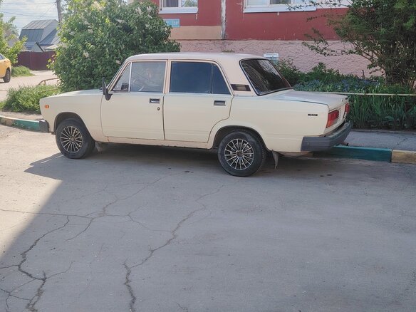 1996 Lada (ВАЗ) 2107, бежевый, 109000 рублей - вид 4