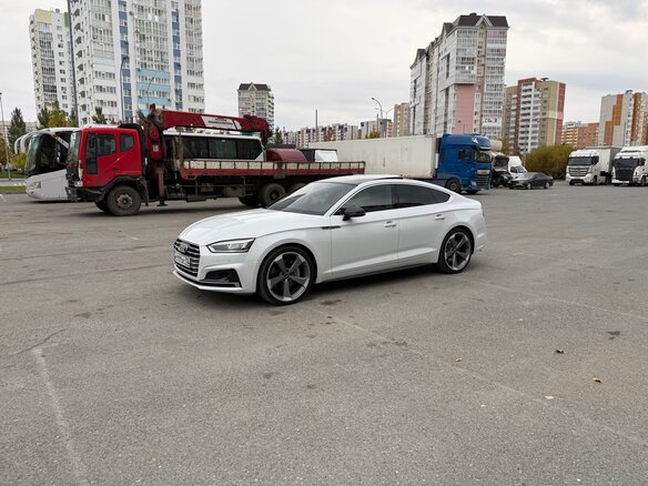 2019 Audi A5 II (F5), серебристый, 3740000 рублей - вид 3