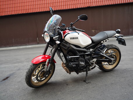 2021 Yamaha XSR900, красный, 819000 рублей, вид 3