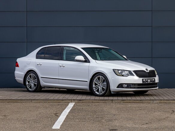 2013 Skoda Superb II Рестайлинг, белый, 1195000 рублей - вид 2