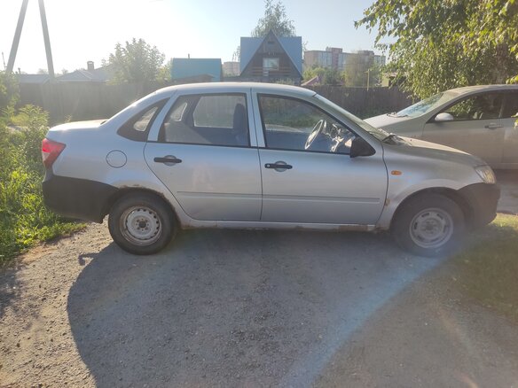 2012 Lada (ВАЗ) Granta I, серебристый, 240000 рублей - вид 1