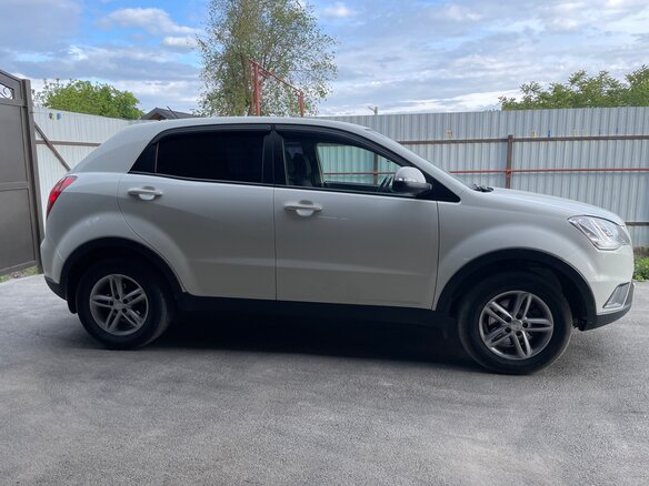 2013 SsangYong Actyon II, белый, 900000 рублей - вид 3