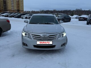 2010 Toyota Camry VI (XV40) Рестайлинг, серебристый, 1250000 рублей, вид 3