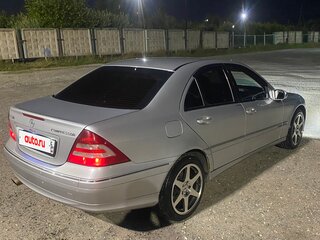 2004 Mercedes-Benz C-Класс 230 II (W203) Рестайлинг, серебристый, 800000 рублей, вид 5