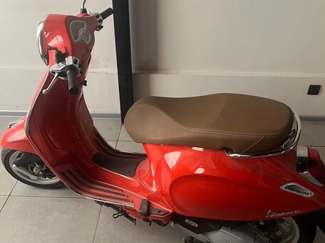 2023 Piaggio Vespa, красный, 700000 рублей, вид 3