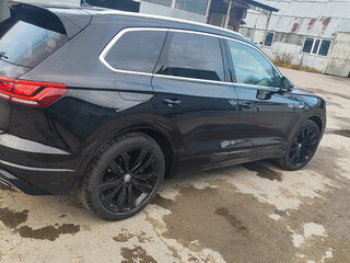 2019 Volkswagen Touareg III, чёрный, 6599000 рублей, вид 2