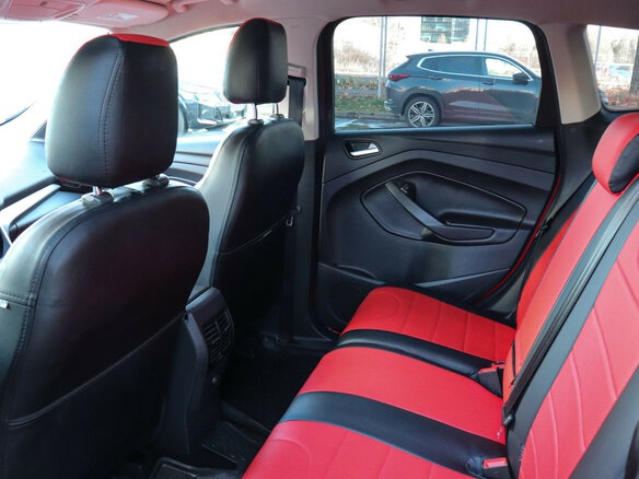 2016 Ford Kuga II, красный, 1100000 рублей - вид 9