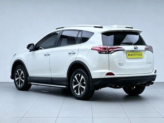 2018 Toyota RAV4 IV (XA40) Рестайлинг, белый, 1680000 рублей, вид 5