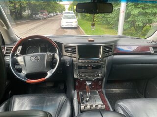 2011 Lexus LX 570 III, белый, 4200000 рублей, вид 1