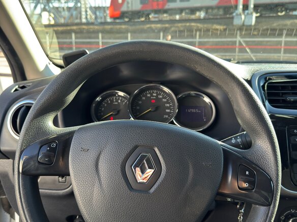 2017 Renault Logan II, белый, 890000 рублей - вид 10