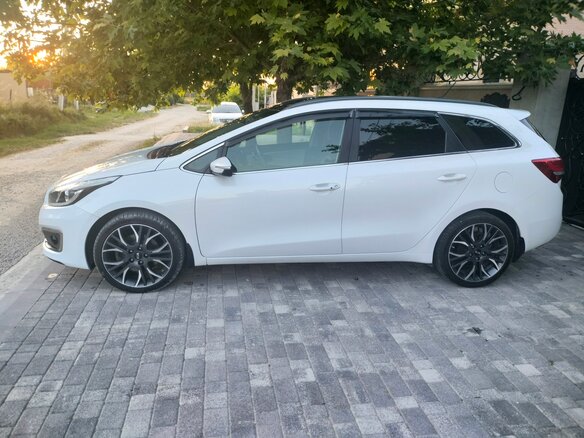 2016 Kia Ceed II Рестайлинг, белый, 1700000 рублей - вид 5