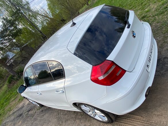 2011 BMW 1 серии 118i I (E81/E82/E87/E88) Рестайлинг, белый, 800000 рублей - вид 9