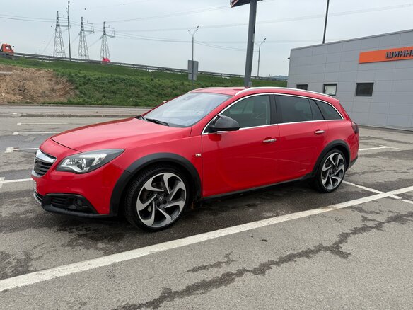 2014 Opel Insignia Country Tourer I Рестайлинг, красный, 1400000 рублей