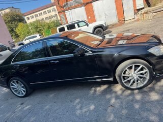 2005 Mercedes-Benz S-Класс 550 V (W221), чёрный, 650000 рублей, вид 2