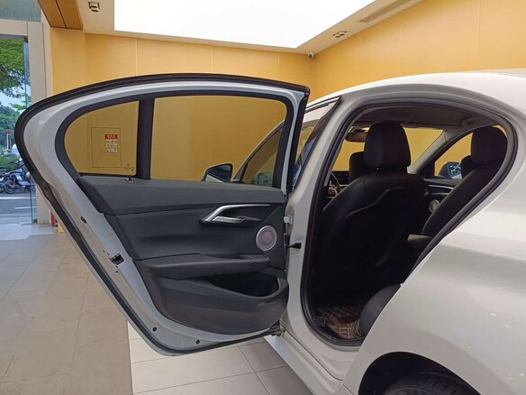 2021 BMW 1 серии 120i III (F52) Рестайлинг, белый, 1335000 рублей - вид 29