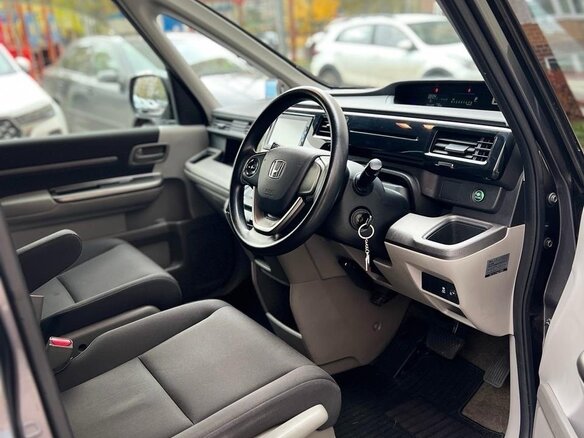 2016 Honda Stepwgn V, серый, 1590000 рублей - вид 8
