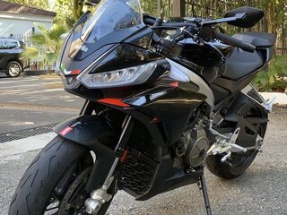 2022 Aprilia Tuono 660, чёрный, 1050000 рублей, вид 2