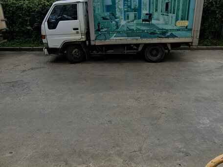 1996 Toyota Toyoace, белый, 685000 рублей, вид 3