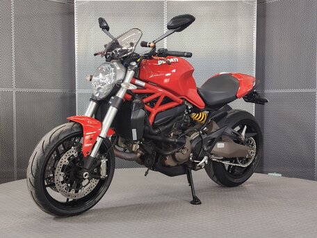 2015 Ducati Monster 821, красный, 539000 рублей, вид 4