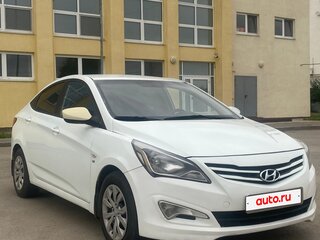 2015 Hyundai Solaris I Рестайлинг, белый, 850000 рублей, вид 3