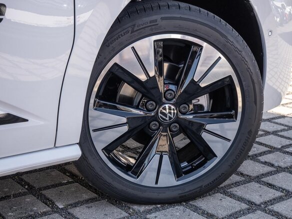 2024 Volkswagen Multivan Long T7, белый, 10390000 рублей - вид 2
