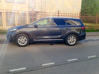 2018 Kia Sorento III Prime Рестайлинг, серый, 2300000 рублей, вид 3