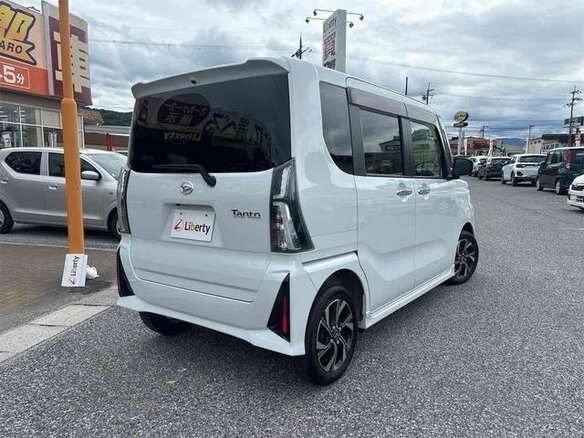 2023 Daihatsu Tanto IV, белый - вид 5