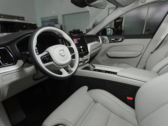 2025 Volvo XC60 II Рестайлинг 2, белый - вид 6