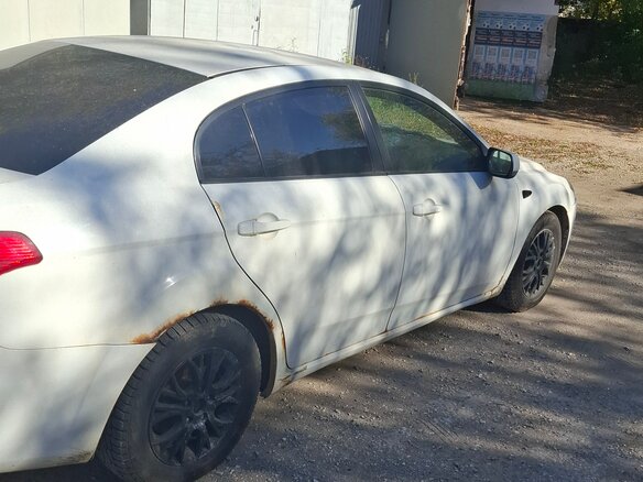 2012 FAW Besturn B50 I, белый, 280000 рублей - вид 4