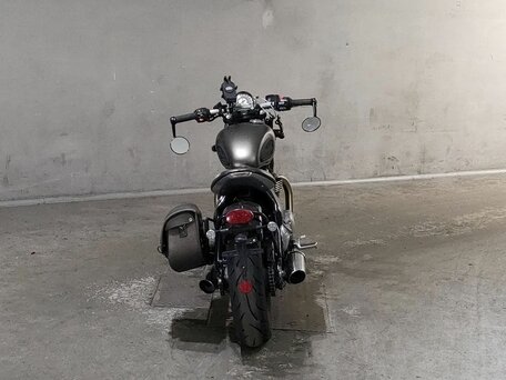 2018 Triumph Bonneville Bobber, серый, 1245000 рублей, вид 4