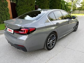 2022 BMW 5 серии 520i VII (G30/G31/G38) Рестайлинг, серый, 5100000 рублей, вид 5