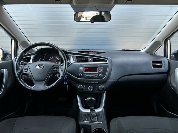 2017 Kia Ceed II Рестайлинг, серебристый, 1419000 рублей - вид 10