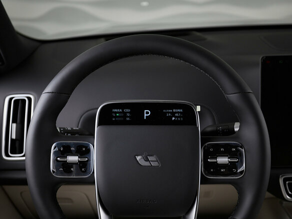 2026 Li Auto (Lixiang) L9 52.3 kWh I Рестайлинг, серый, 12090000 рублей - вид 17