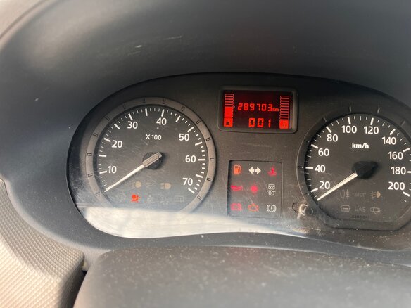 2010 Renault Logan I Рестайлинг, серый, 300000 рублей - вид 9