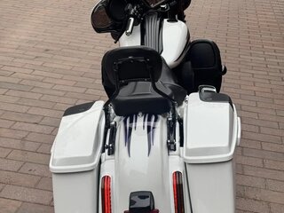 2016 Harley-Davidson CVO Street Glide Limited, белый, 2300000 рублей, вид 4