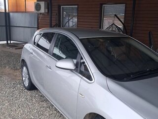 2012 Opel Astra J Рестайлинг, серебристый, 850000 рублей, вид 5