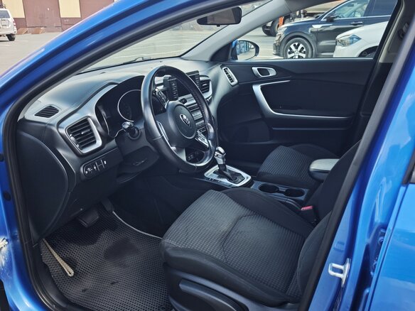 2018 Kia Ceed III, синий, 1510000 рублей - вид 6